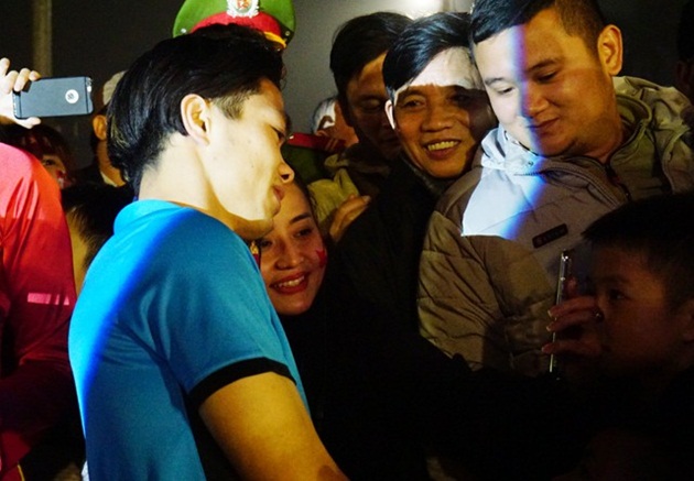 Ảnh bài viết Công Phượng hết cô đơn khi về quê nhà Nghệ An