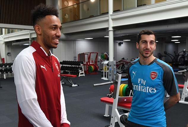 Ảnh bài viết Sau 18 tháng, Aubameyang và Mkhitaryan lại tái ngộ
