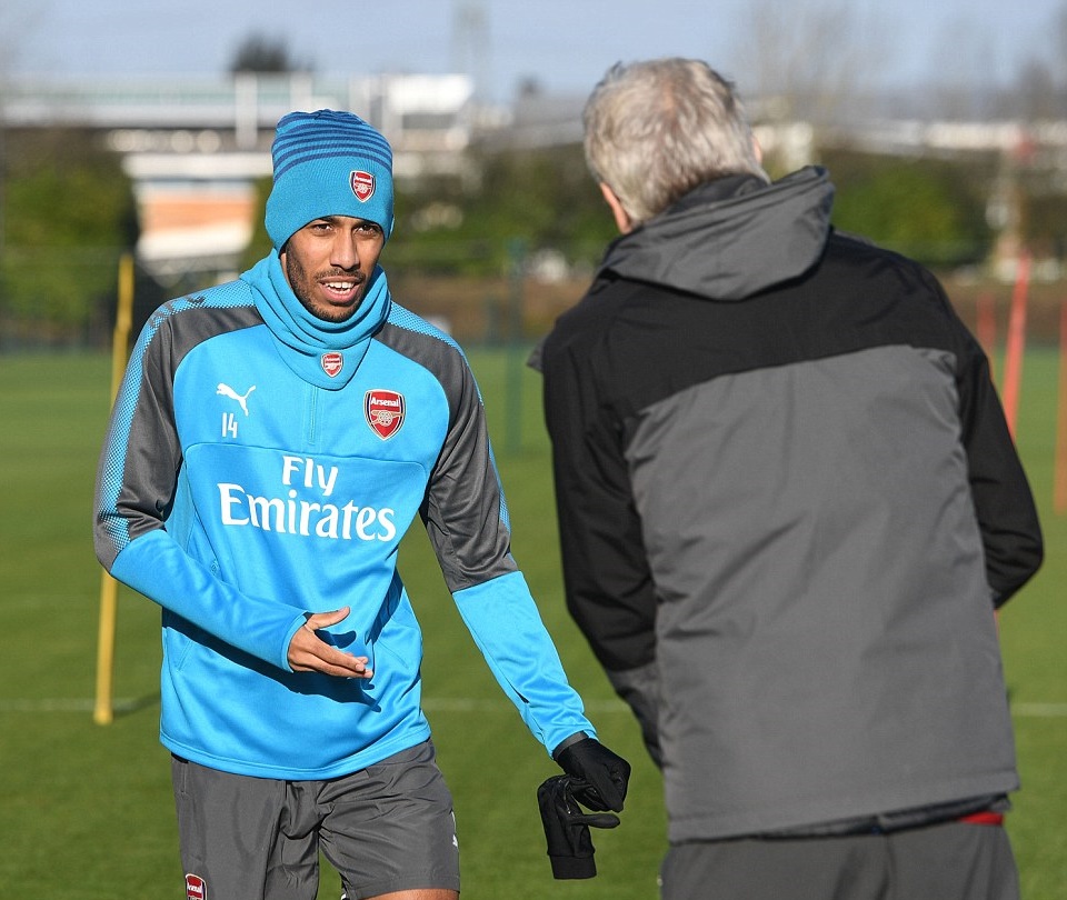 Ảnh bài viết Aubameyang nuốt từng lời của Giáo sư trong buổi tập đầu tiên 