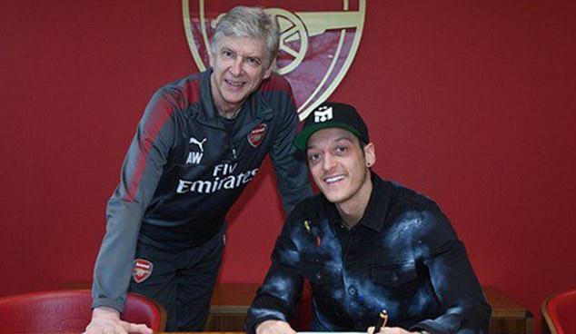 Ảnh bài viết CHÍNH THỨC: Sau tất cả, chỉ Mesut Ozil ở lại chèo lái Arsenal