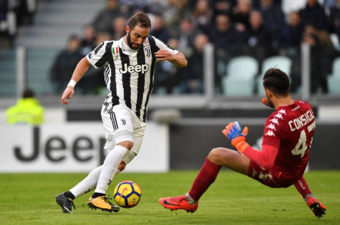 Ảnh bài viết Higuain lập hat-trick trong chiến thắng 7 sao của Juventus trước Sassuolo 