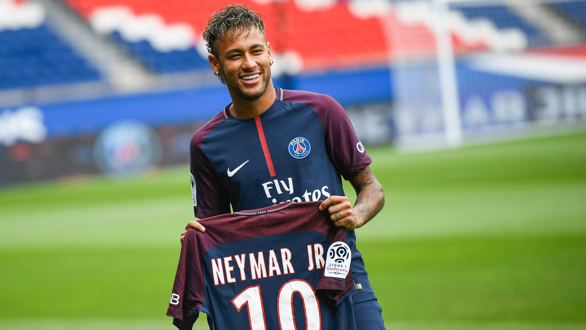 Neymar dùng 'mưu hèn kế bẩn' để rời Barca