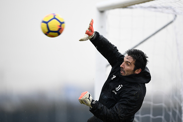 Ảnh bài viết Buffon bay lượn giữa trời tuyết, quyết làm nản lòng Fiorentina