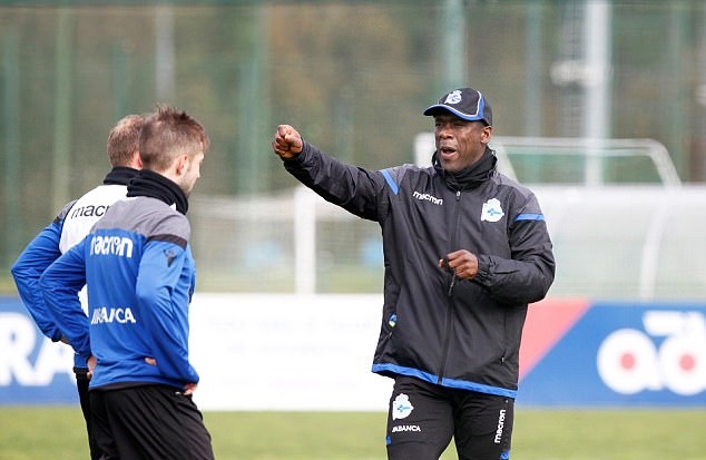 Ảnh bài viết Chưa kịp thở, Clarence Seedorf đã hò hét trên sân tập