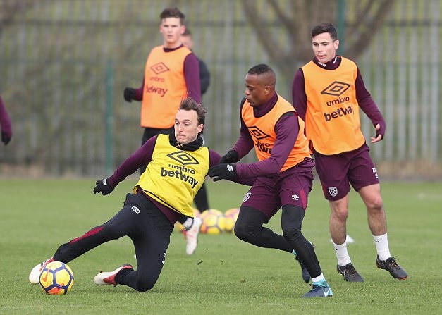 Ảnh bài viết Choáng với lần đầu của Patrice Evra ở West Ham