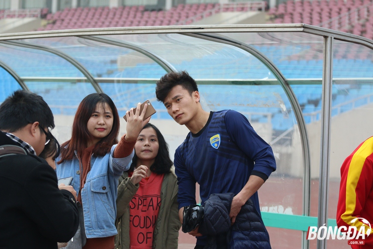 Ảnh bài viết FLC Thanh Hóa làm quen sân Mỹ Đình, Tiến Dũng vẫn là tâm điểm 