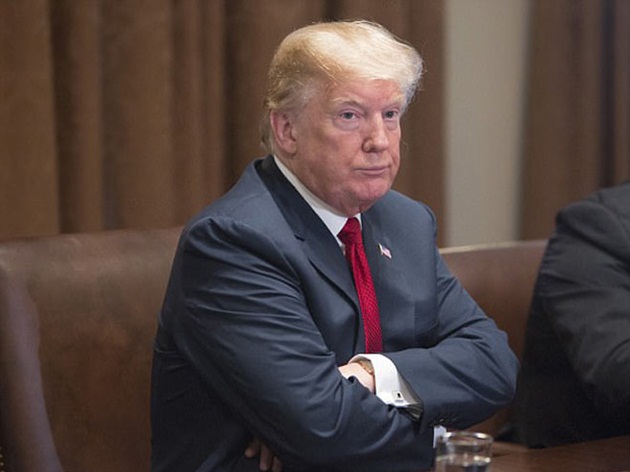 Tổng thống Donald Trump khiến MU lỗ nặng