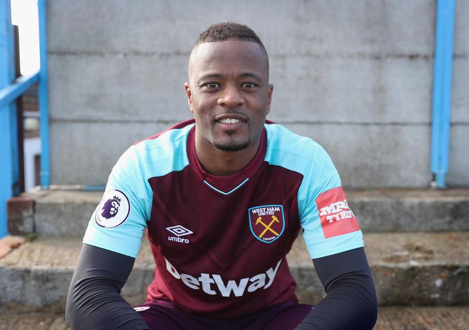 Evra tái xuất Premier League: Những giá trị chưa bao giờ nhạt phai