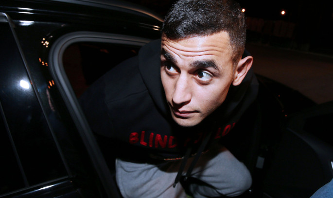 Ảnh bài viết Sao Napoli chống nạng đi phẫu thuật, có thể nghỉ dài hạn