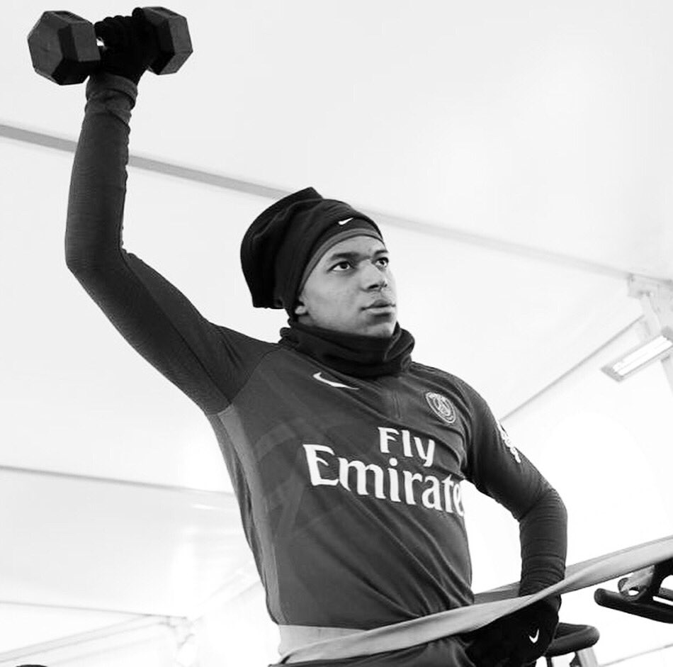 Kylian Mbappe và hành trình kỳ diệu tuổi 18
