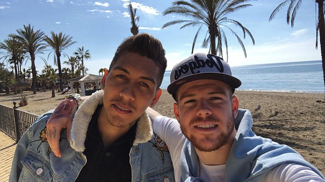 Ảnh bài viết Dàn sao Liverpool sang Tây Ban Nha xả hơi