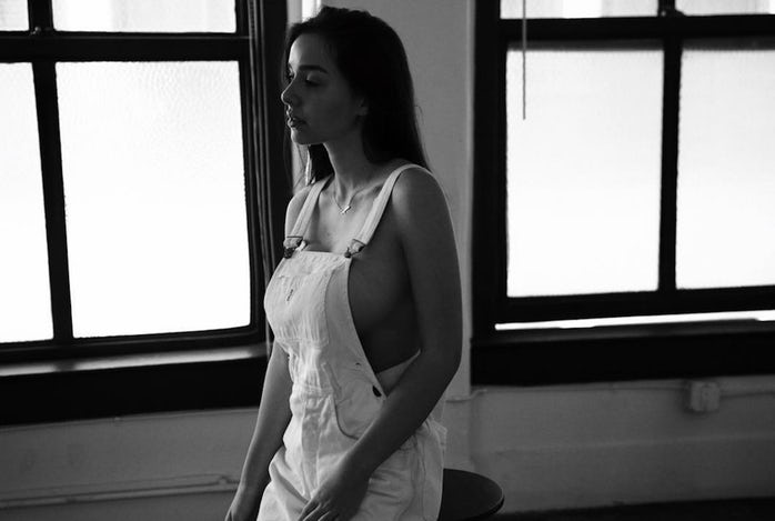Sophie Mudd, 9x có vòng 1 khủng đang khiến các quý ông chao đảo