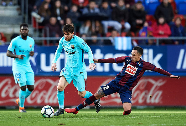 Nếu Ronaldo là mãnh thú, thì Messi có giá trị bằng cả hàng công