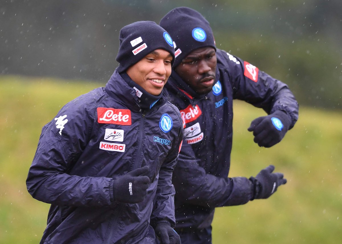 Ảnh bài viết Đội mưa tập luyện, Napoli quyết tâm tạo bất ngờ tại nước Đức