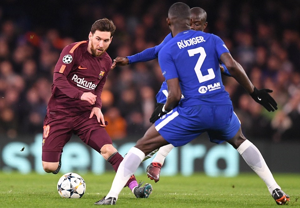 Dư âm Chelsea 1-1 Barcelona: Messi phá dớp, Willian đen đủi!