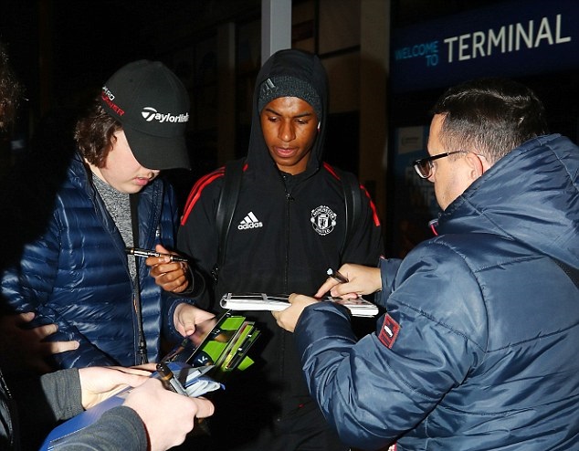 Ảnh bài viết Hòa thất vọng, Man Utd vẫn được chào đón tại quê nhà