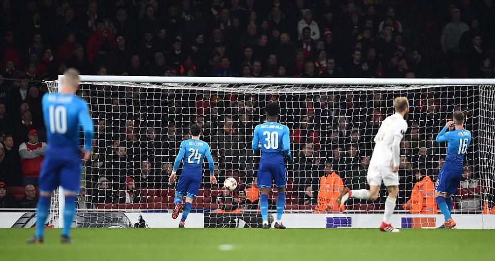 Thua muối mặt Ostersunds, Arsenal vẫn có tên ở vòng 16 đội Europa League