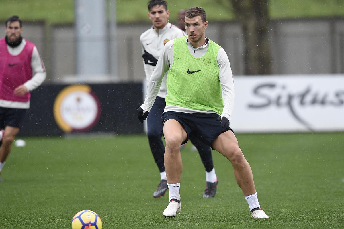 Ảnh bài viết Hăng hái tập luyện, Roma quyết chặn đứng đà hồi sinh của Milan