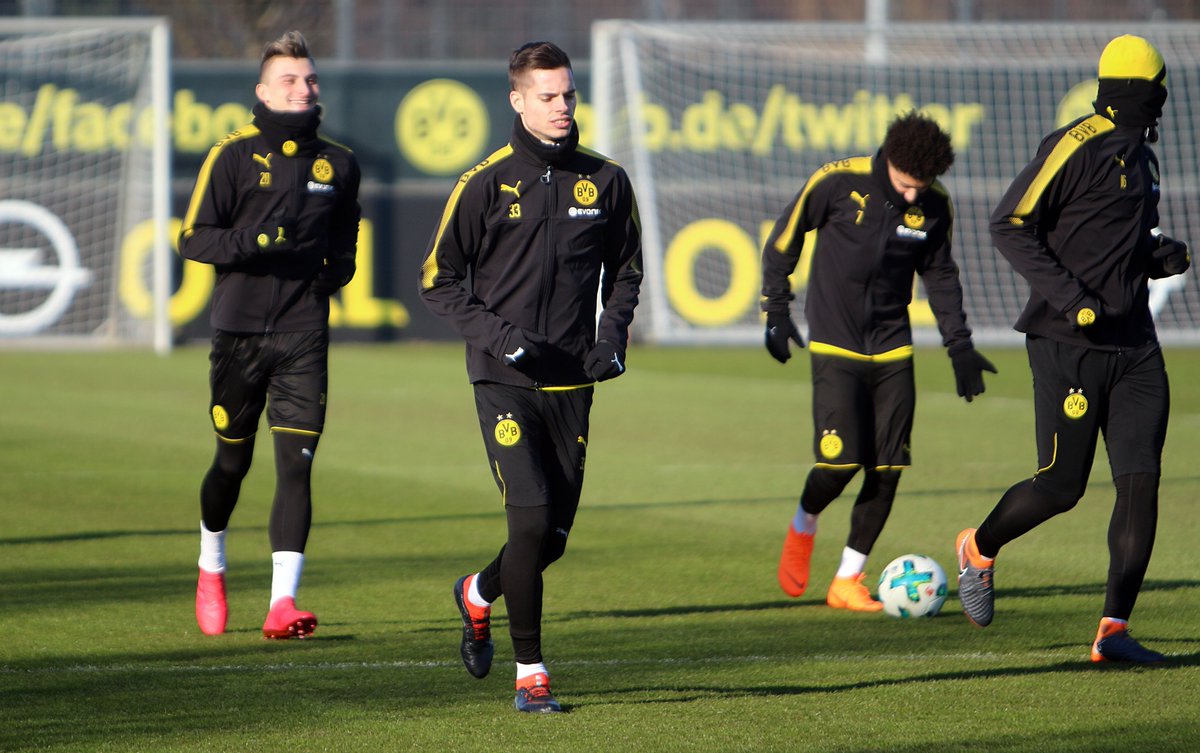 Ảnh bài viết Vỏn vẹn 1 đội Futsal trên sân tập Dortmund