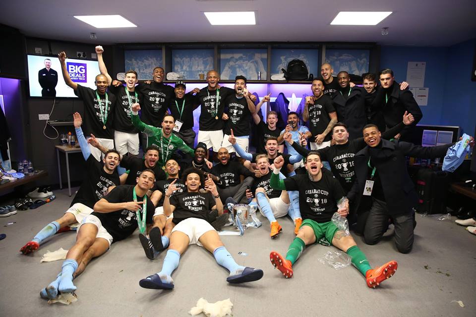 Ảnh bài viết Vô địch League Cup, Man City ăn mừng cực nhiệt trong phòng thay đồ