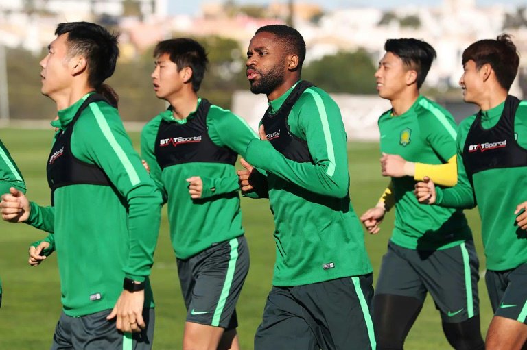 Bom tấn từ La Liga 'tập chui' tại Trung Quốc