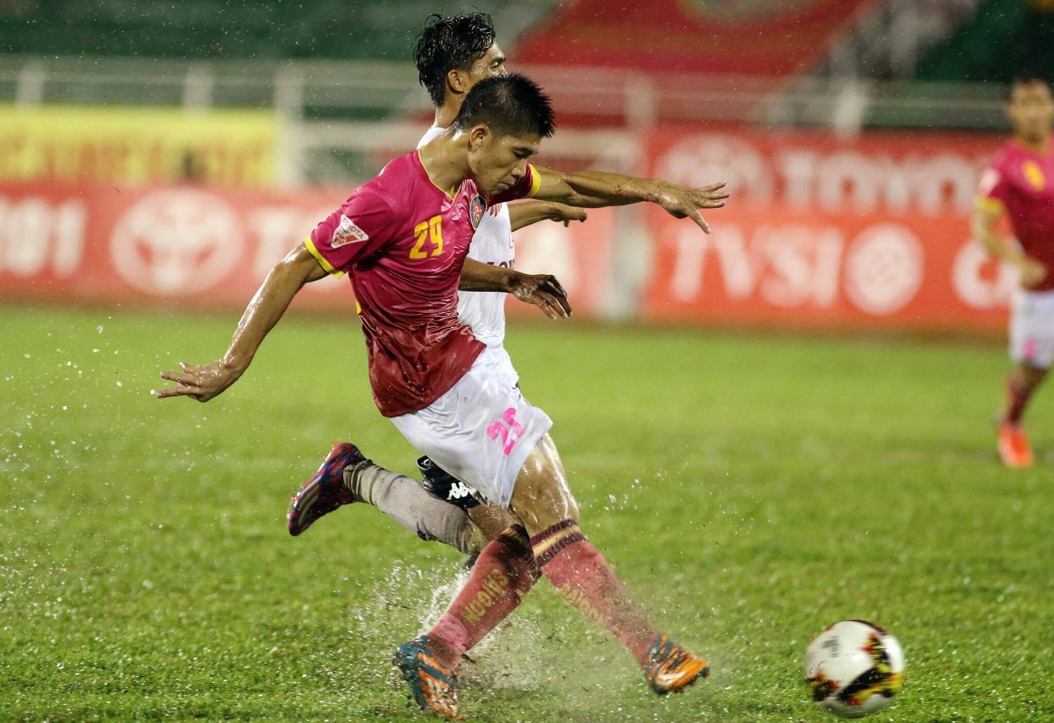 Chiêu mộ cựu cầu thủ U23 Việt Nam, Hà Nội tiếp tục "rút ruột" Sài Gòn FC