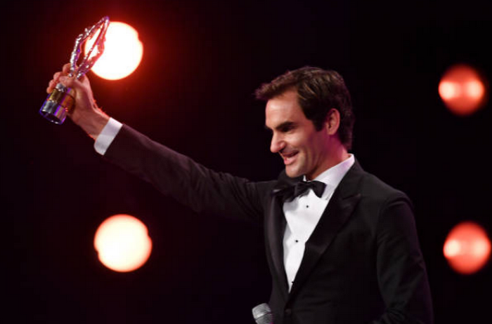 Ngày bóng đá 'ngả rạp' dưới chân Federer