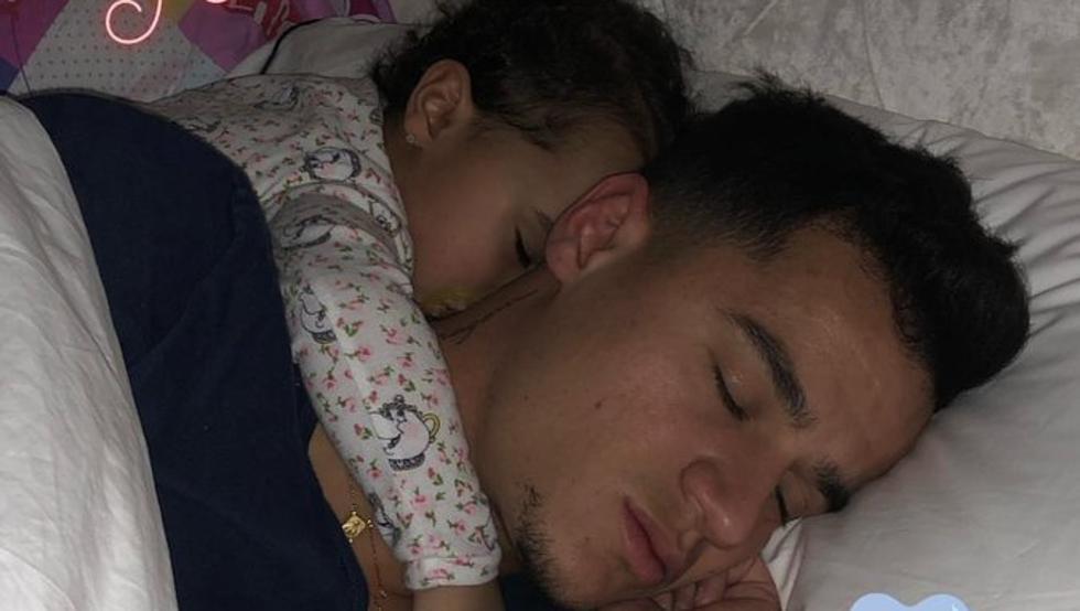Coutinho truyền cảm hứng bằng bức ảnh 'bố là tất cả'