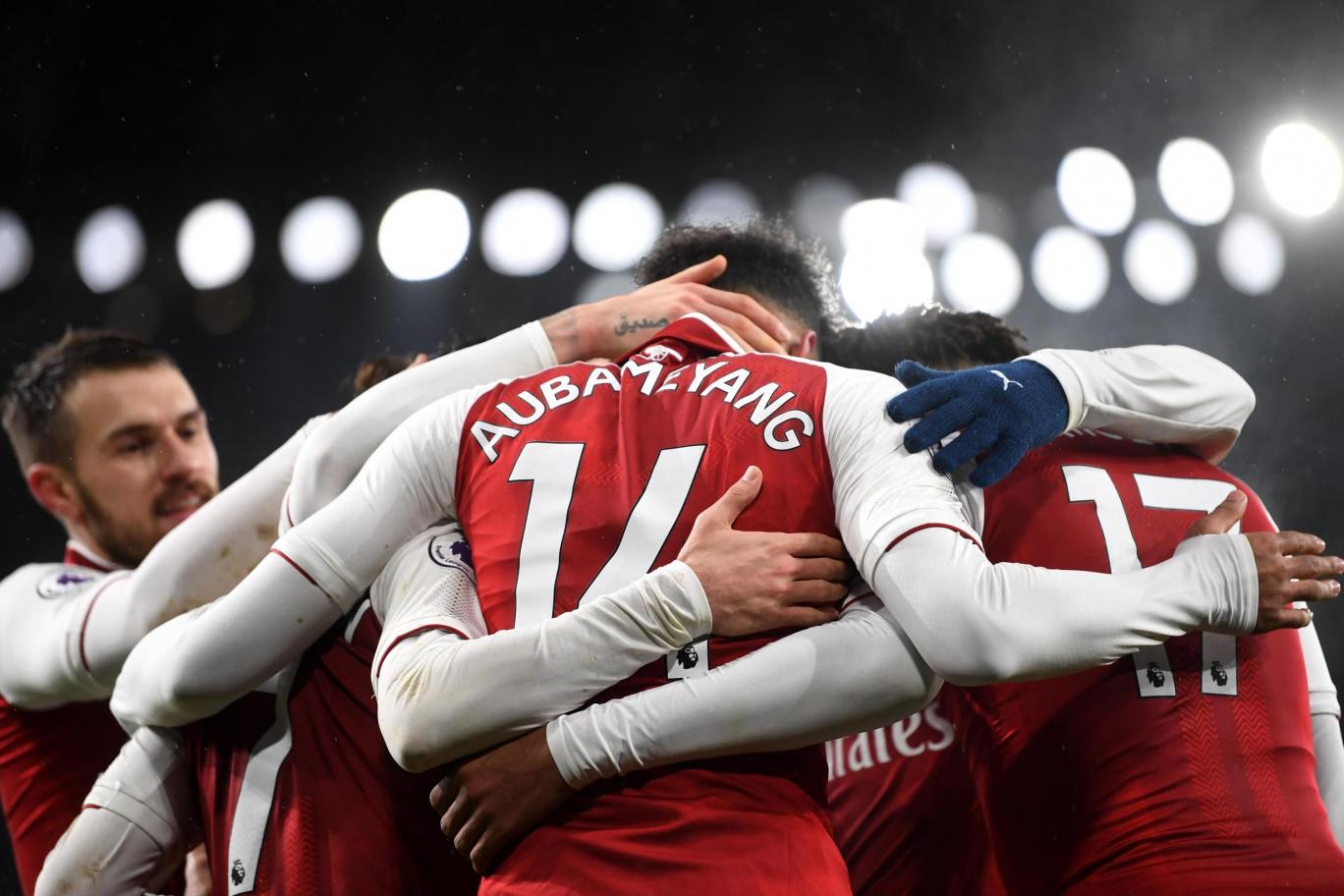 Arsenal cần 10 năm để trở lại đỉnh cao