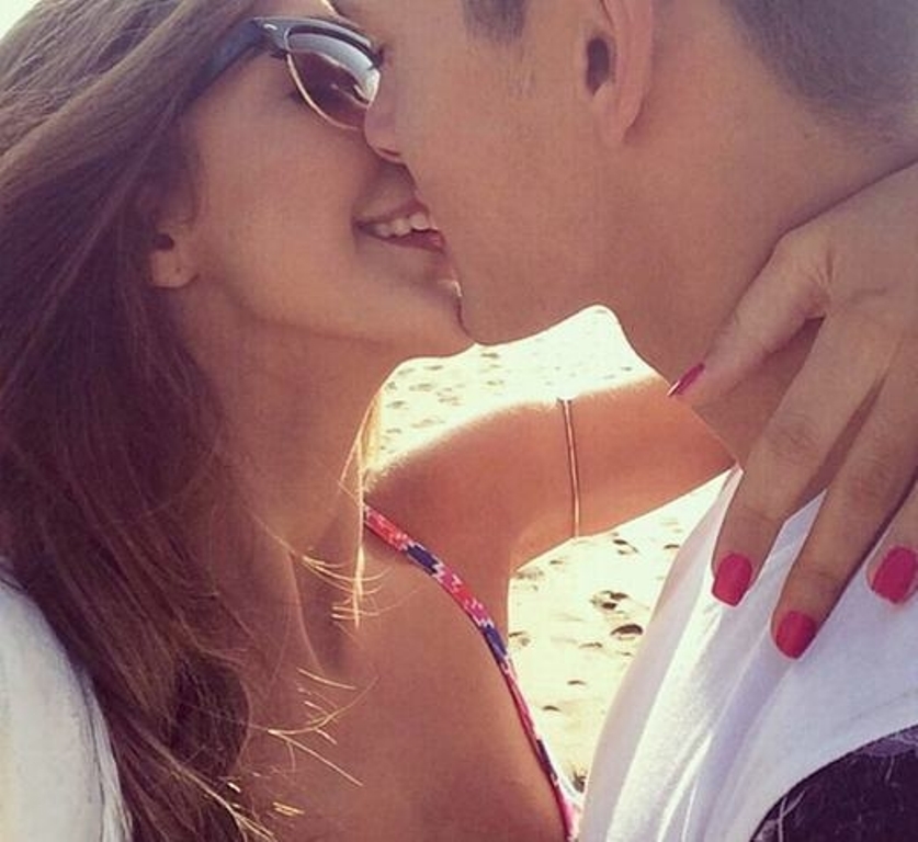 Cô vợ xinh đẹp của 'hot boy' đội tuyển Thái Lan