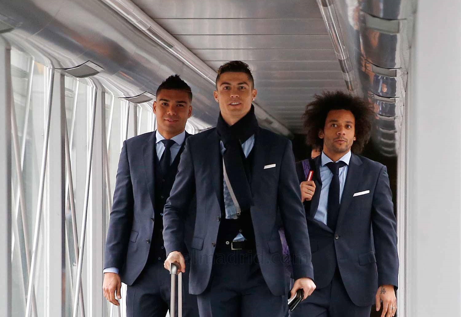 Ảnh bài viết Dàn sao Real Madrid lịch lãm lên đường tới Paris