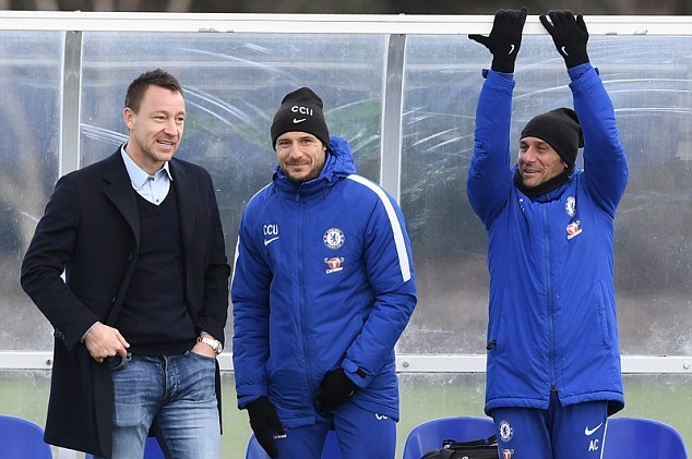 Ảnh bài viết John Terry trở lại Chelsea, theo sát đồng đội cũ tập luyện