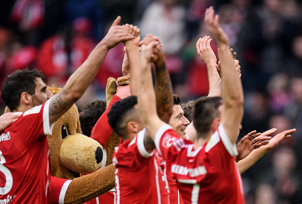 Robbery 'bay' cùng Lewy, Bayern vùi dập Hamburg không thương tiếc