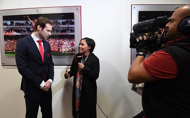 Ảnh bài viết Petr Cech bảnh bao trả lời phỏng vấn trước thời khắc lịch sử