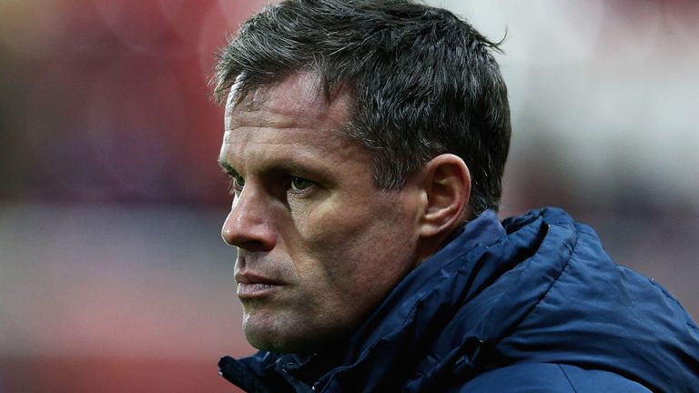 "Phun mưa" vào CĐV MU, huyền thoại Liverpool có nguy cơ mất việc 