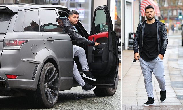 Ảnh bài viết Nghỉ 2 tuần, Sergio Aguero tranh thủ dạo phố