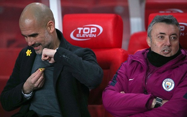 Ảnh bài viết Pep Guardiola tháo ruy băng vàng ủng hộ Catalan