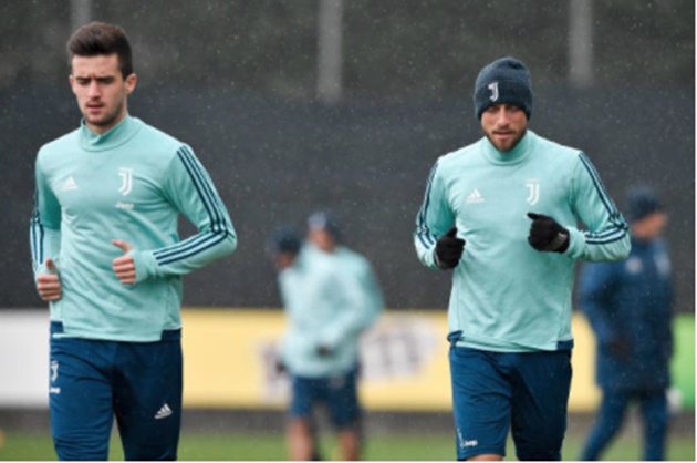 Ảnh bài viết Allegri xua quân ra sân tập, bất chấp thời tiết khắc nghiệt