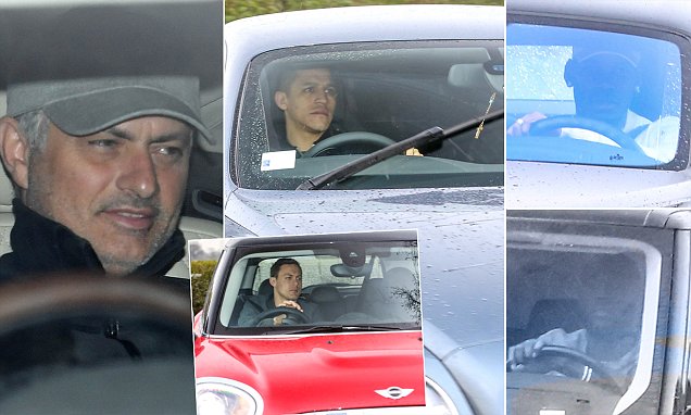 Ảnh bài viết Cả đội M.U ủ rũ, chỉ mỗi Mourinho tươi tắn đến sân tập