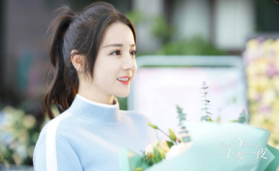 Chân dung Địch Lệ Nhiệt Ba - người đẹp khiến Pato phát cuồng