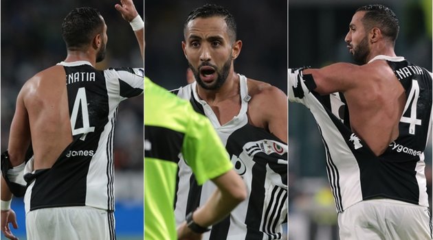 Ảnh bài viết Sao Juventus nổi xung thiên vì bị đối thủ làm rách áo