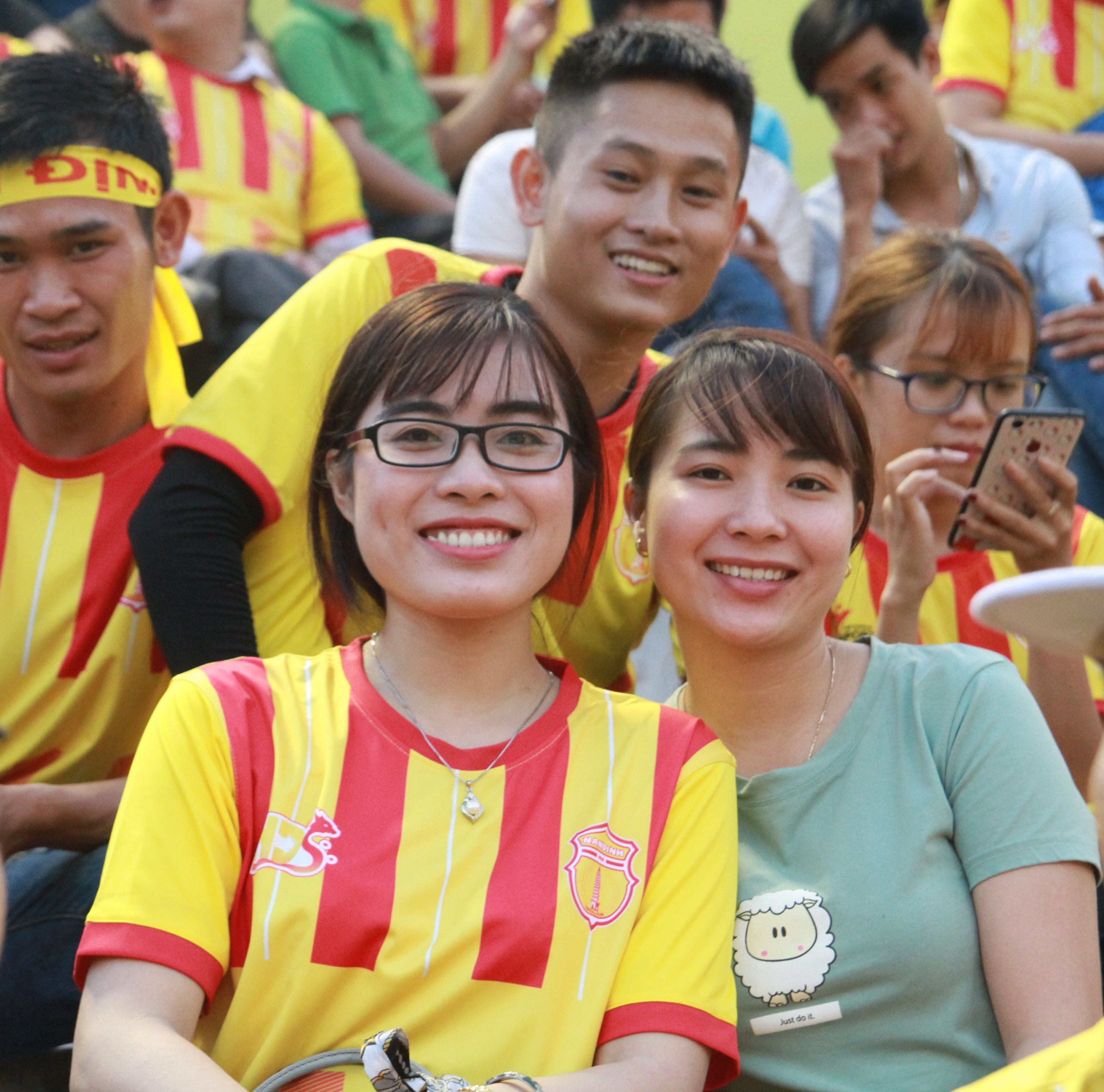 Ảnh bài viết “Bóng hồng” Nam Định thổi lửa tại Bình Dương