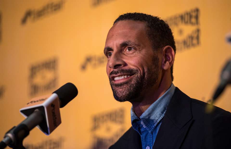 Ferdinand: Messi tạo nên trận đấu, Ronaldo muốn kết liễu trận đấu