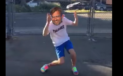 Klopp quẩy rất 'nhiệt' khi đã tìm được ban nhạc Rock của mình