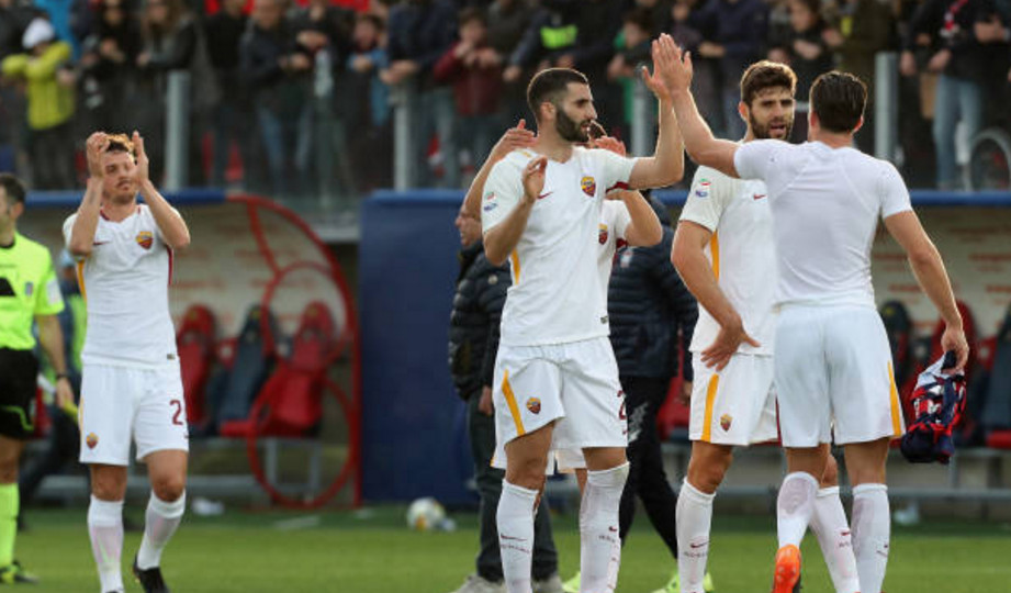 Ảnh bài viết Thắng nhọc Crotone, Roma tạm an toàn trong top 4