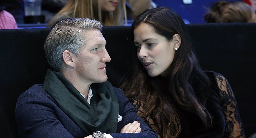 Ảnh bài viết Cận cảnh gia đình hạnh phúc của Schweinsteiger