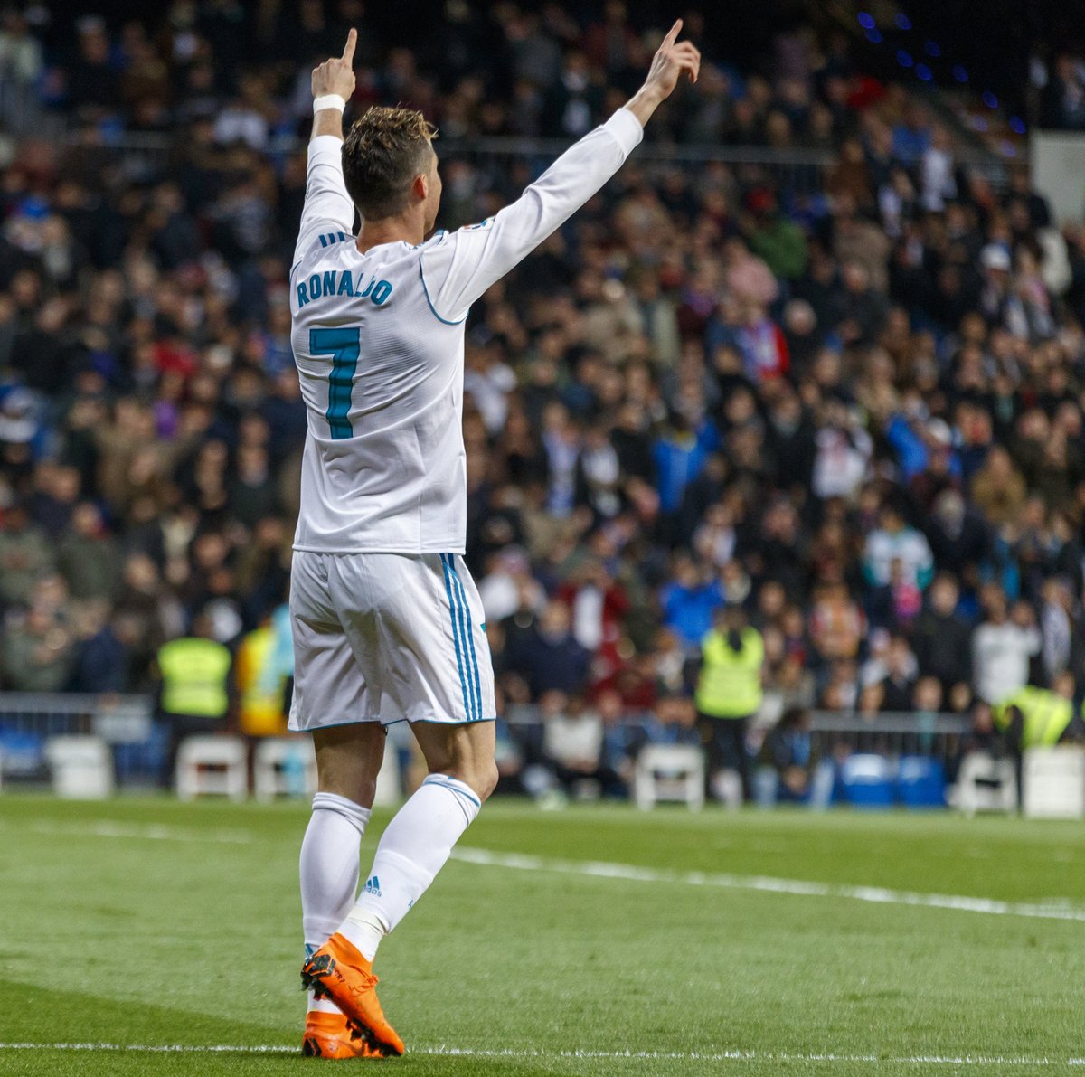 Ảnh bài viết Ghi bàn trong năm 2018, Ronaldo chấp 5 đại gia châu Âu