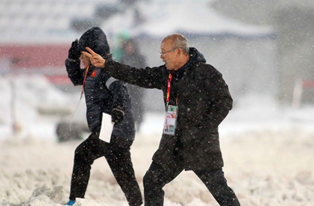 Ảnh bài viết Bầu Đức, U23 Việt Nam và khúc cua gắt của thầy Park