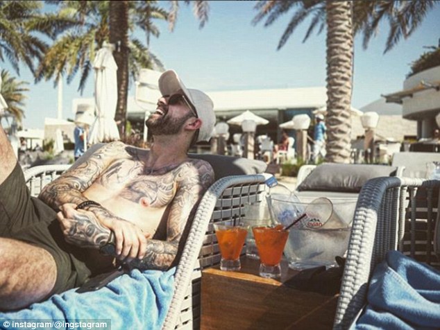 Ảnh bài viết Dàn sao Liverpool thay nhau check-in khắp bản đồ thế giới