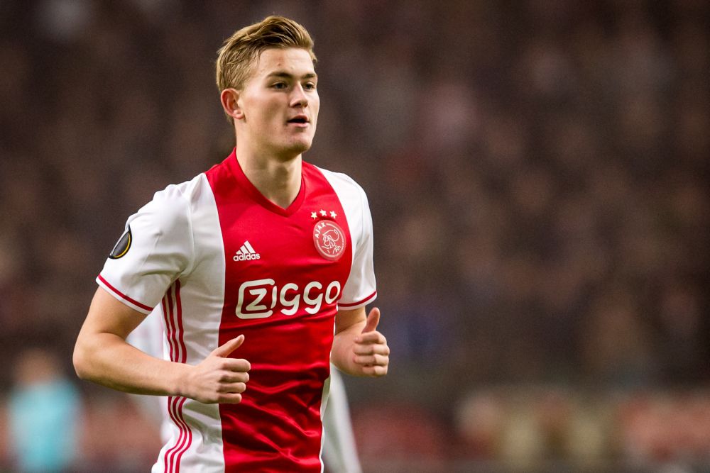 Matthijs de Ligt - Hậu vệ chơi chân tốt nhất giải VĐQG Hà Lan